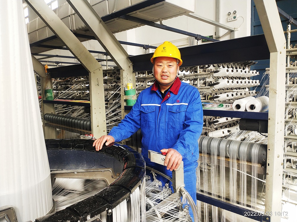 2021年度集团劳动模范、山东太阳成集团tyc33455cc塑编厂维修工张西芳张西芳.jpg 2021年度集团劳动模范、山东太阳成集团tyc33455cc塑编厂维修工张西芳张西芳.jpg